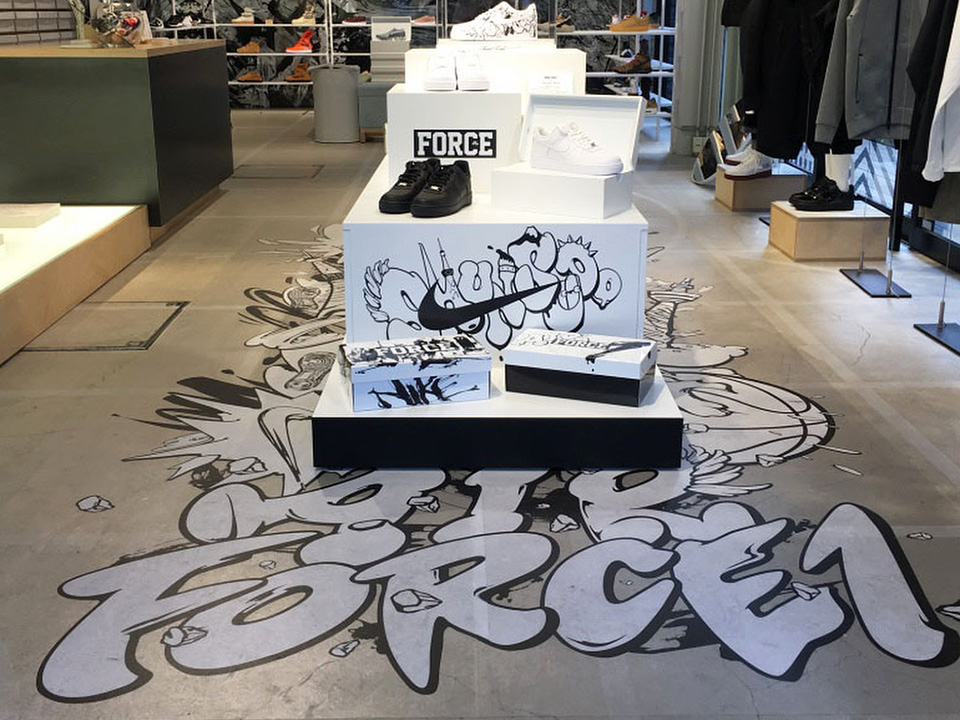 NIKE KICKS LOUNGE OMOTESANDO / AIR FORCE 1 painted by Shun Sudo