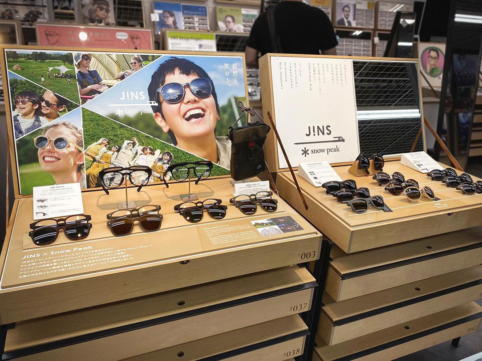 JINS x Snow Peak VMD